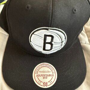 Mitchell & Ness Brooklyn Nets Adjustable Fit Cap - Black